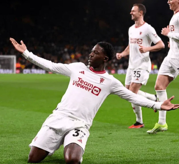 《泰晤士报》：梅努成卡里克麾下关键，续约谈判开启