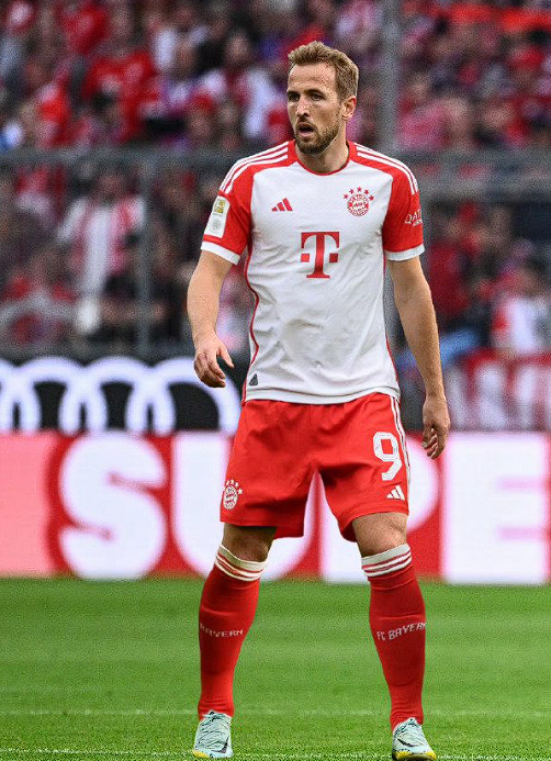 沃克告别<a href='/news/tag/1069474' style='color: blue;'>英格兰队</a>，凯恩深情送祝福彰显队友情谊